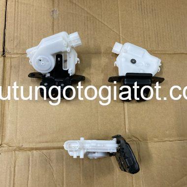 Khóa ngậm cốp hậu Toyota Yaris đời 2015-2022 