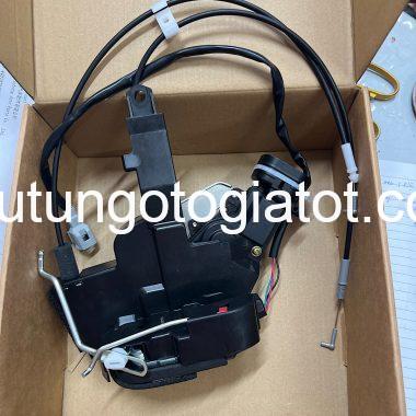 Khóa Cửa Ngậm Trước Phụ Toyota Land Cruiser 2000-2002: 69030-60181