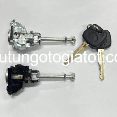 Ổ khóa chìa cánh cửa Toyota Fortuner Hilux Innova đời 2005-2015