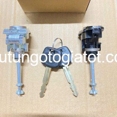 Khóa chìa cánh cửa trước Toyota Innova Fortuner 2008-2015